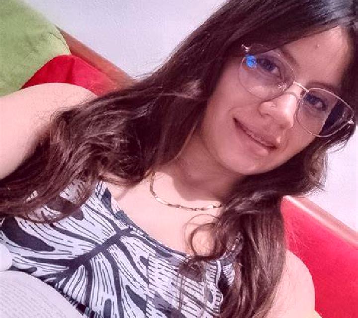 Abril 2 Irura escort