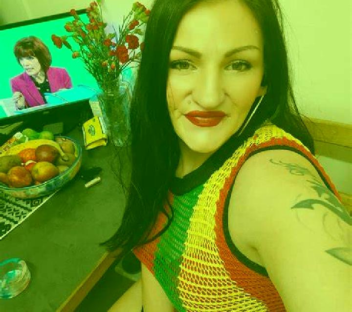 Abril Maneru escort