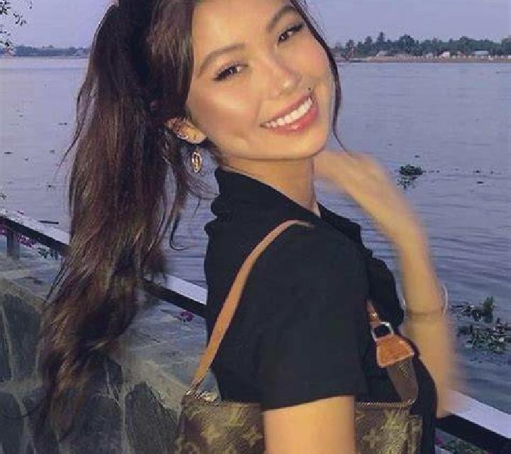 Amanda 2 Laroya escort
