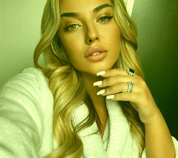Andrea 3 Goni escort