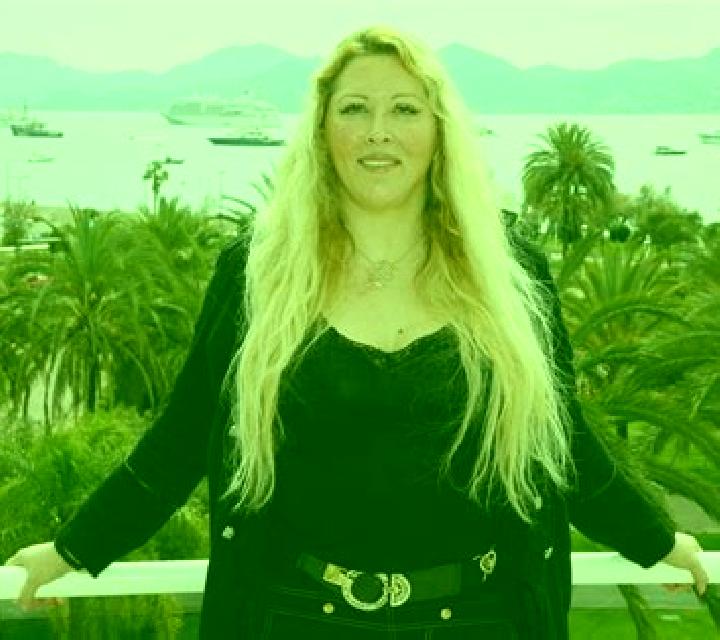 Andrea Agurain / Salvatierra escort