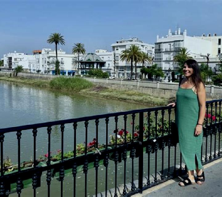 Carmen Larva escort