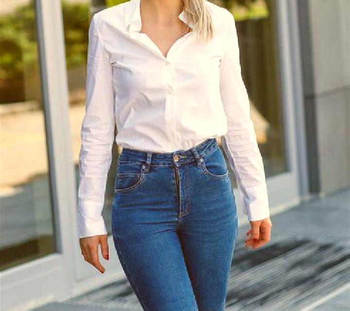Elena Hellin escort