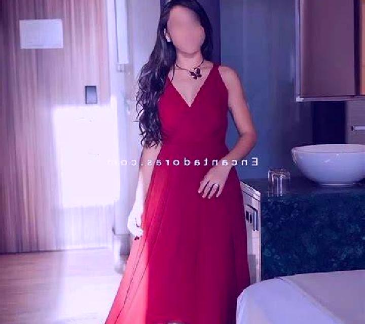 Emilia 3 Beade escort