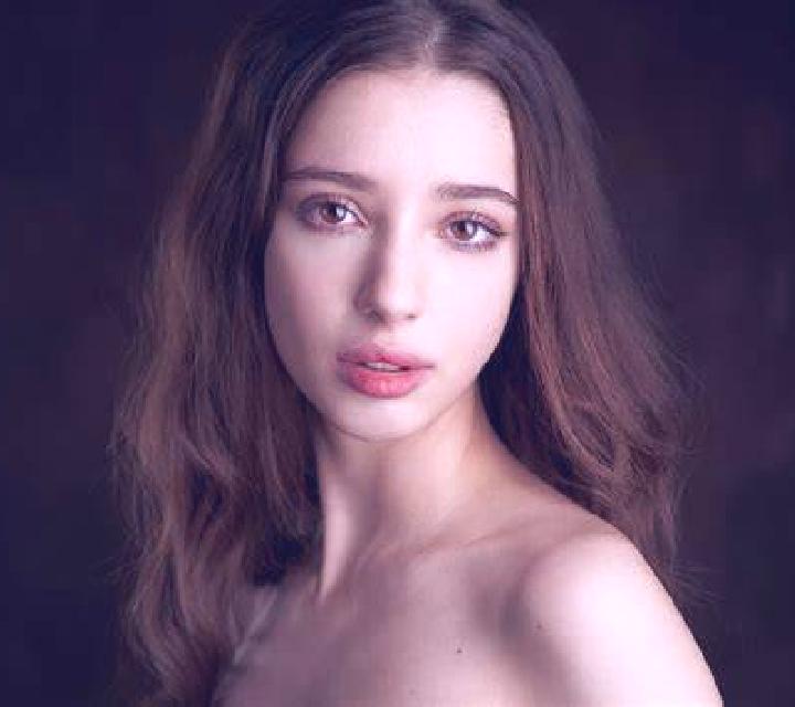Emilia Bujaraloz escort