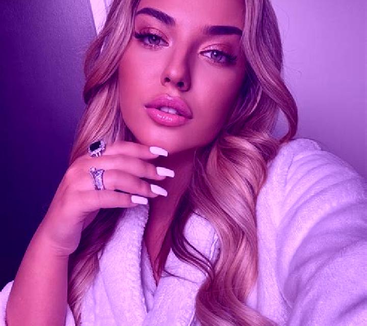 Emilia El Rubio escort