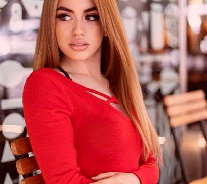 Giulia 3 Calera de Leon escort