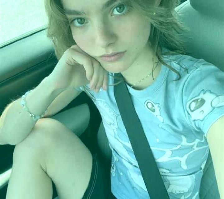 Jade 2 Alcanadre escort