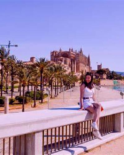 Julia 2 Antillon escort