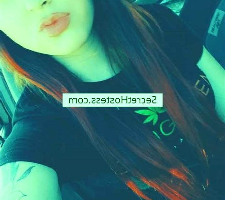 Julia 2 Darnius escort