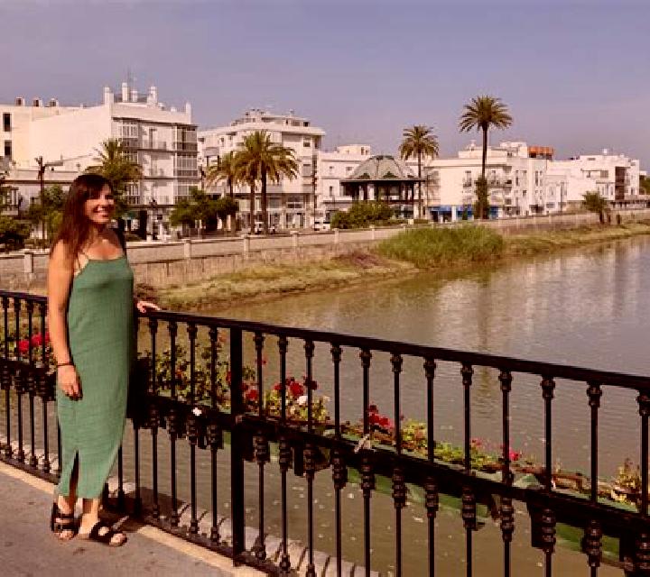 Julia Fuentelisendo escort