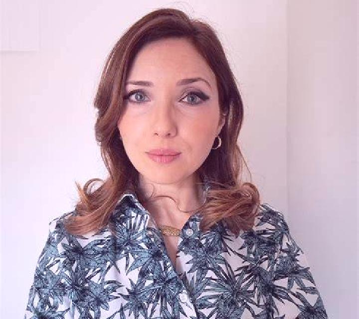 Julia Valdeande escort