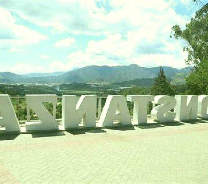 Katia 2 Benavites escort