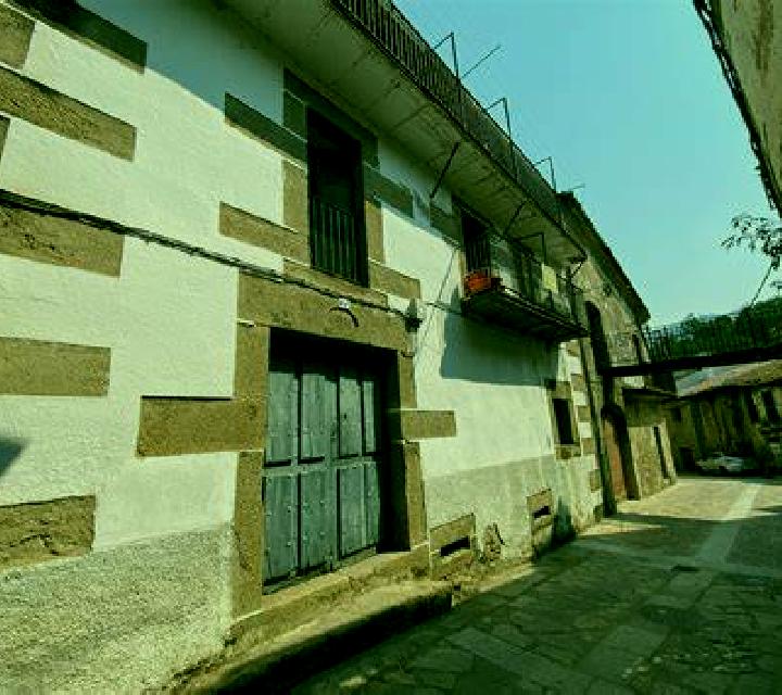 Laia 2 Moia escort