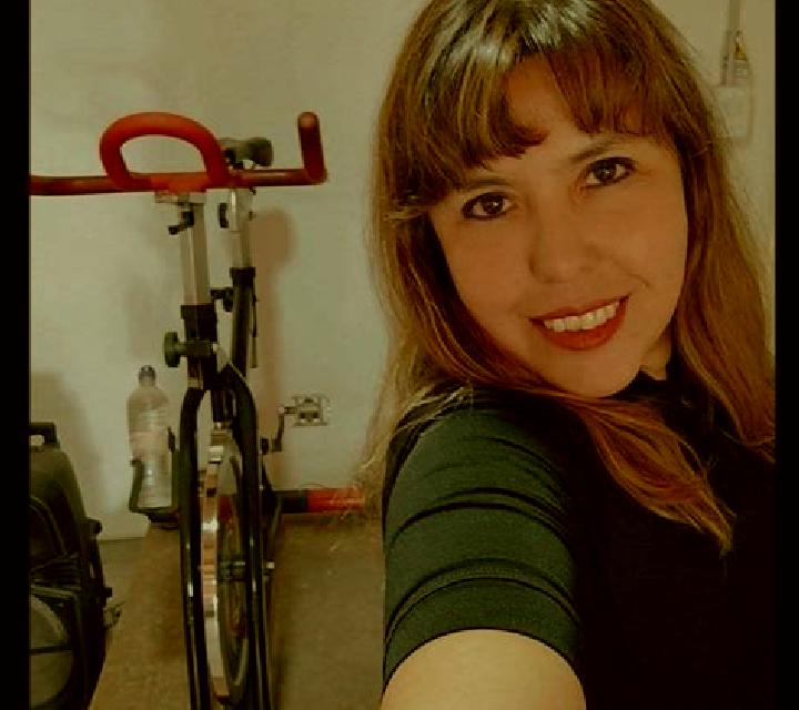 Lola 3 Valverdon escort