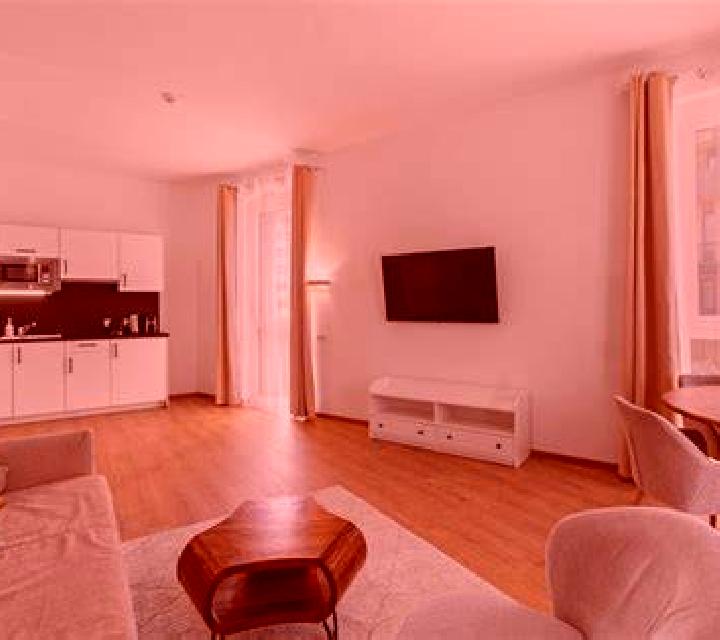 Lola Guazamara escort