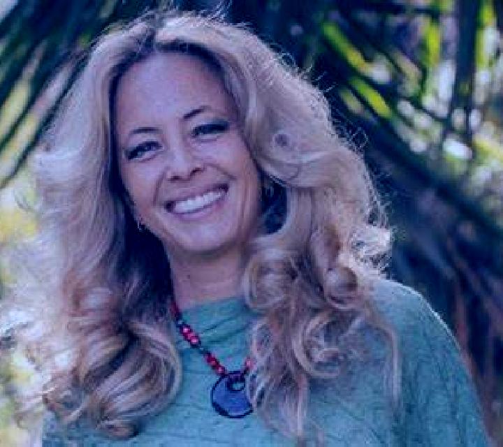 Lola Parauta escort