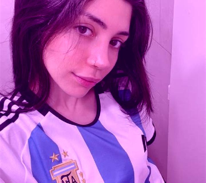 Luna 3 Araya escort