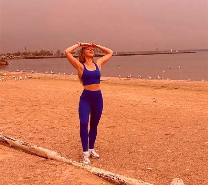 Luna 3 Collsuspina escort