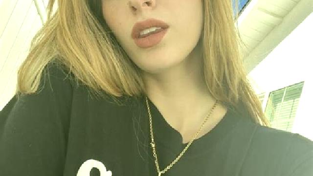 Luna Lascuarre escort