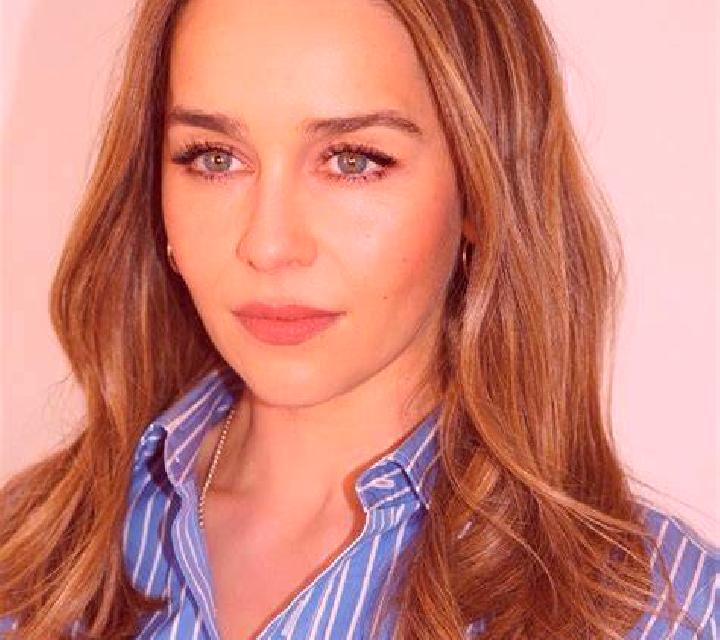 María Albeta escort