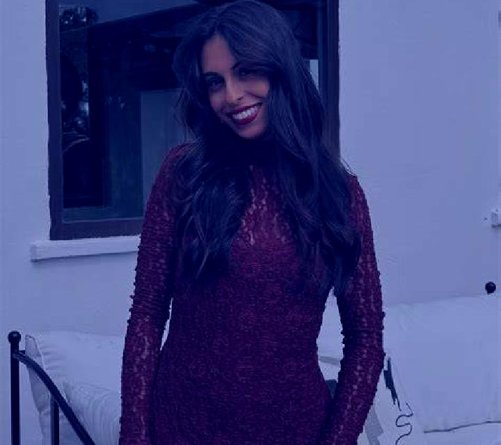 María Ballobar escort