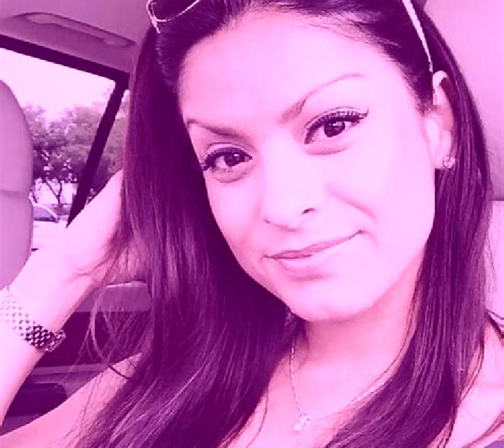 Mariana Buberos escort