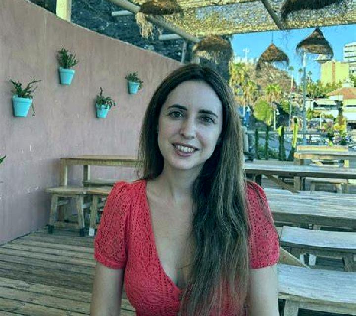 Miriam Albares escort