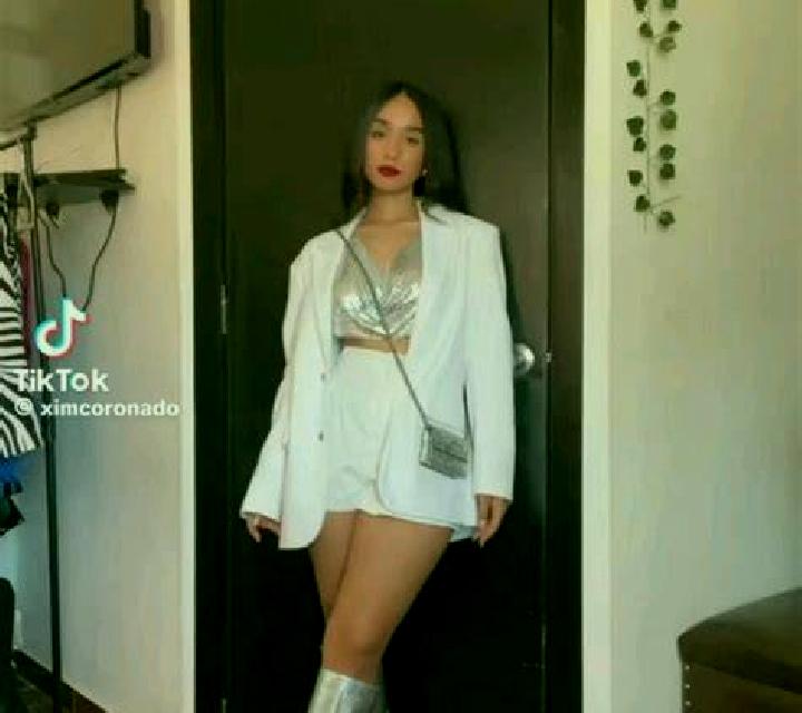 Nadia Calasparra escort