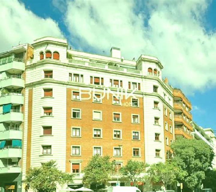 Nadia la Nova Esquerra de l Eixample escort