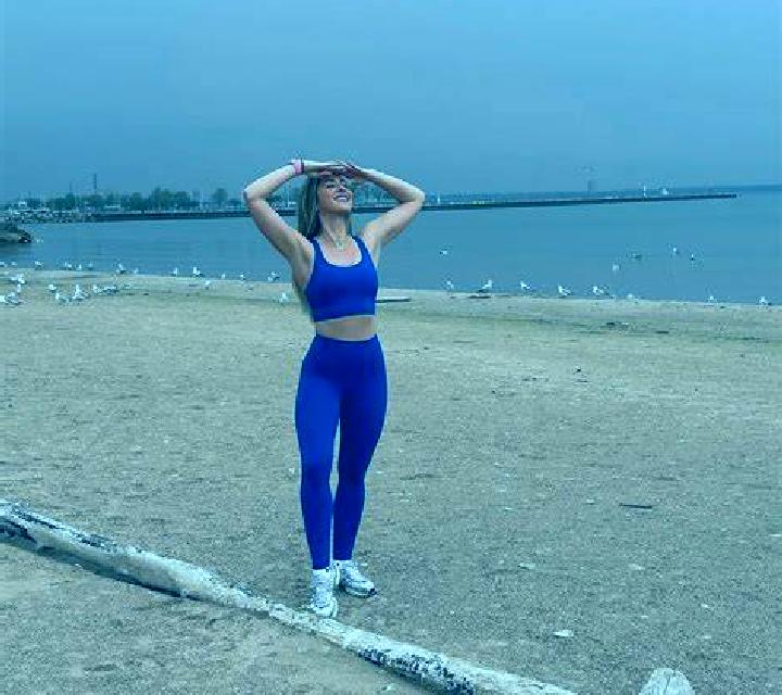 Nora 2 Noez escort