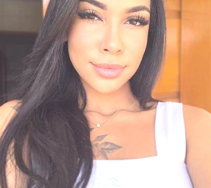 Nora Cartelle escort