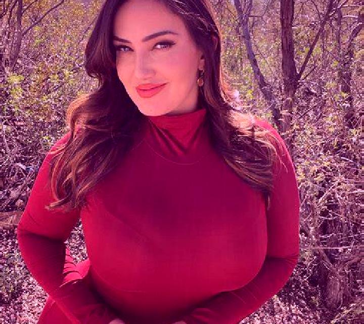 Nora Somosierra escort