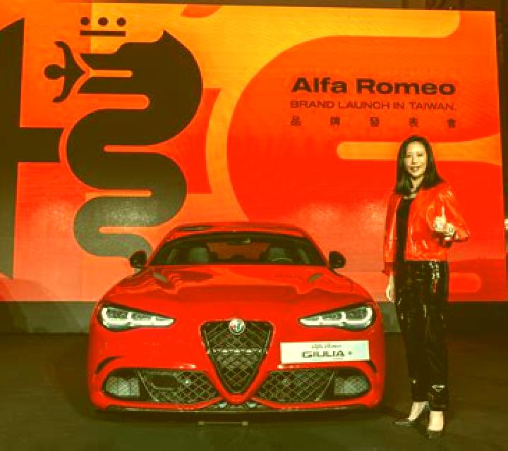 Patricia Robledo escort