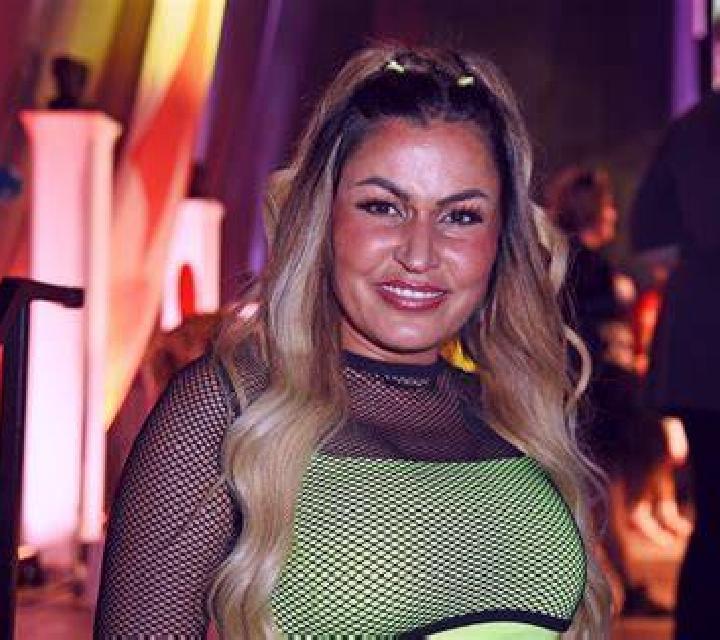 Paula 3 Santiz escort
