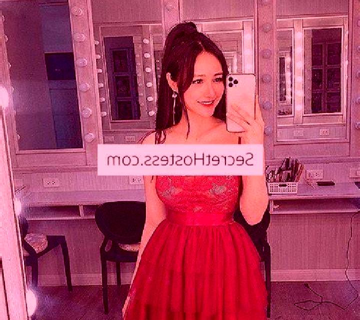 Renata 3 Oia escort
