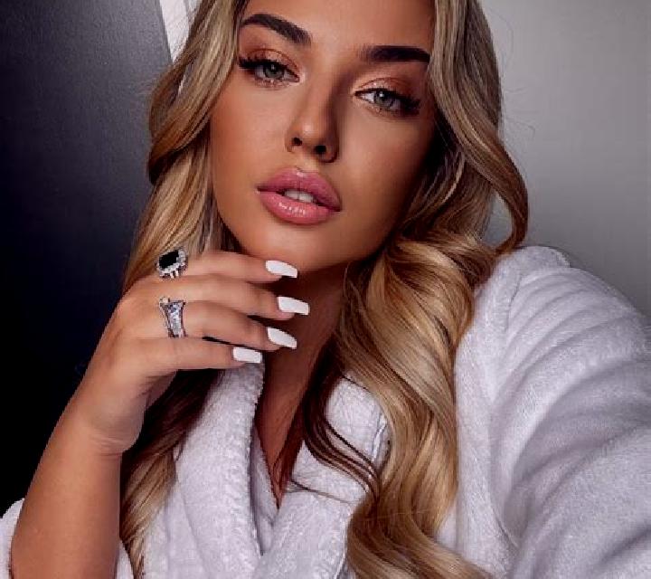 Renata 3 Orrios escort