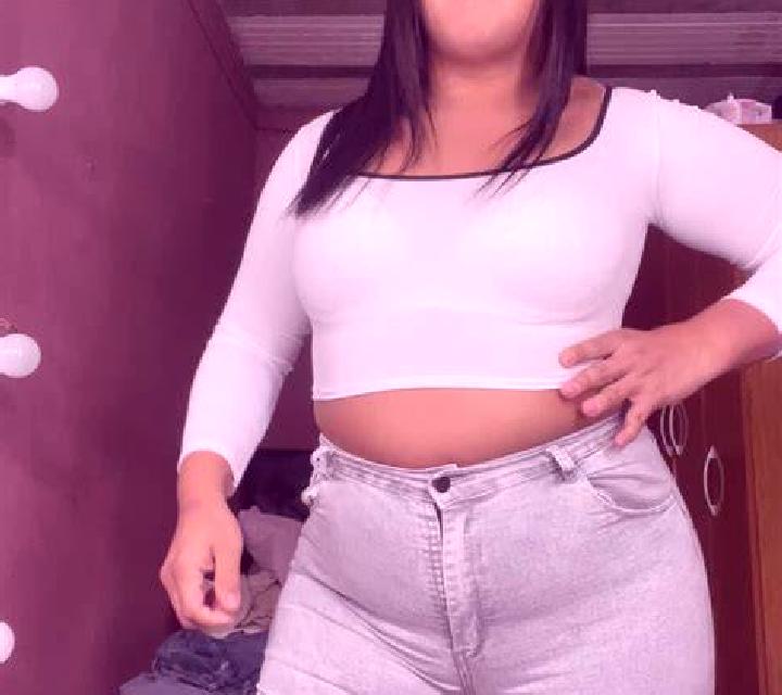 Renata Simat de la Valldigna escort