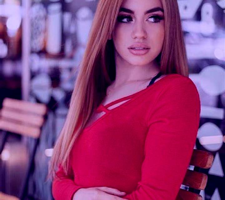 Renata Valdaracete escort