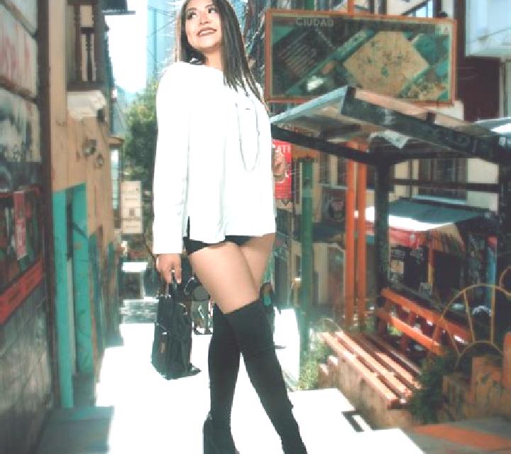 Rosa 2 Castillo de Garcimunoz escort