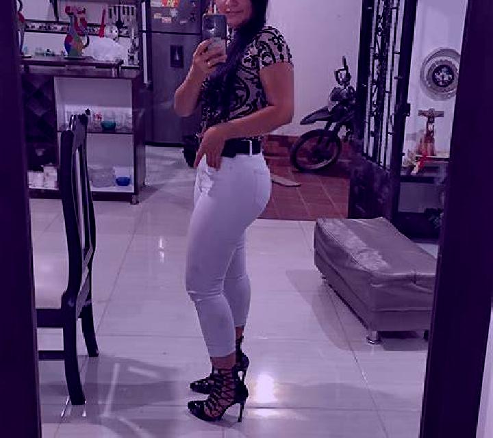 Rosa 2 Ibrillos escort