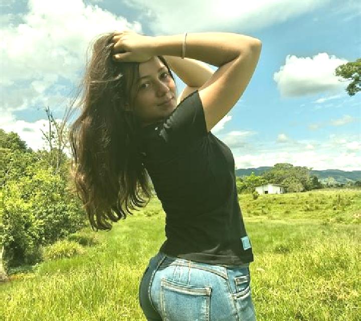 Salma Vindel escort