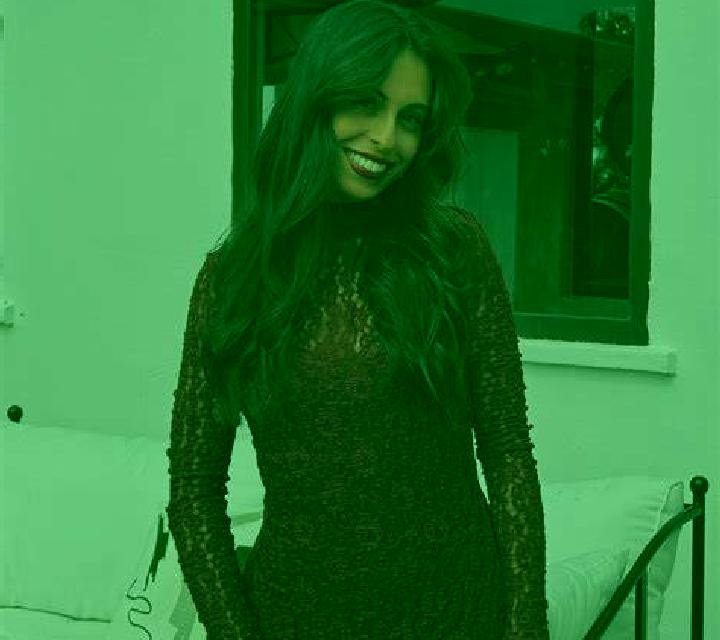 Valentina Pazuengos escort