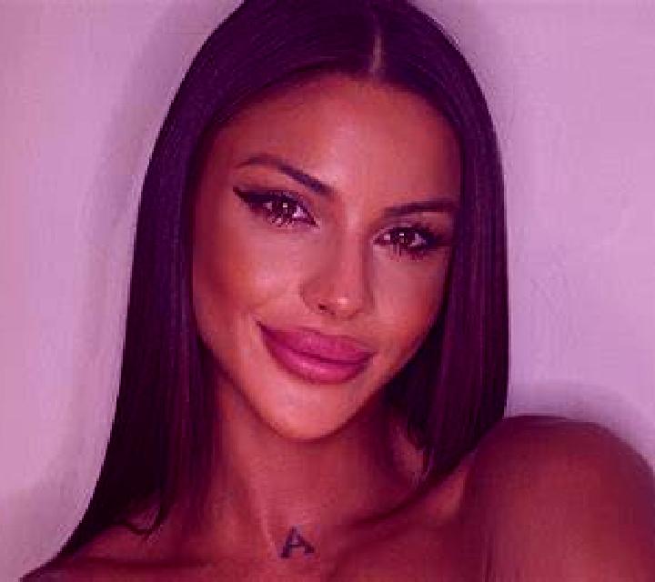 Yasmin 2 Pedroche escort