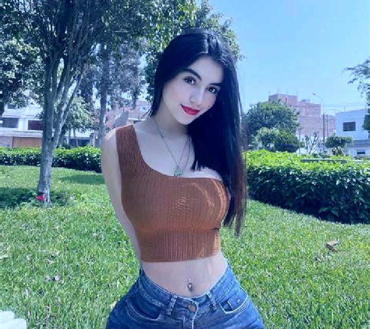 Yasmin Adrados escort