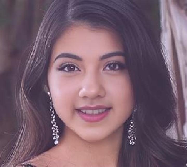 Yasmin Velilla de San Antonio escort