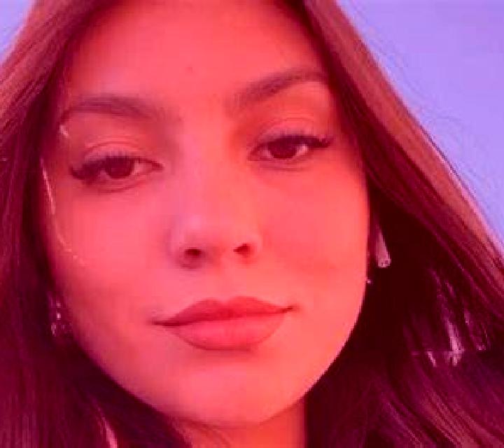 Zara 3 Setiles escort